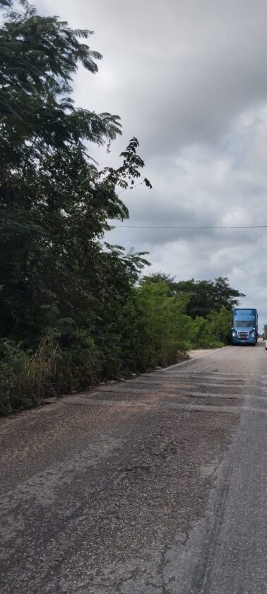 Taxistas exigen retiro de topes en tramo a El Tintal